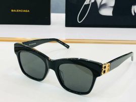 Picture of Balenciga Sunglasses _SKUfw55136335fw